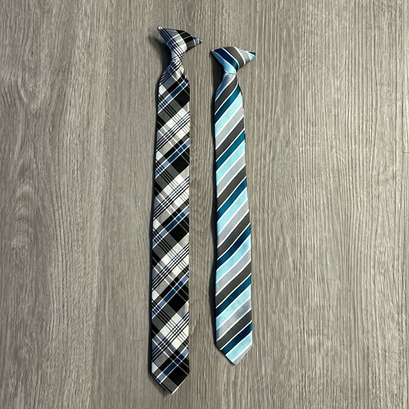 Other - SALE🎈4/$10🎈 2 Boys Clip On Ties